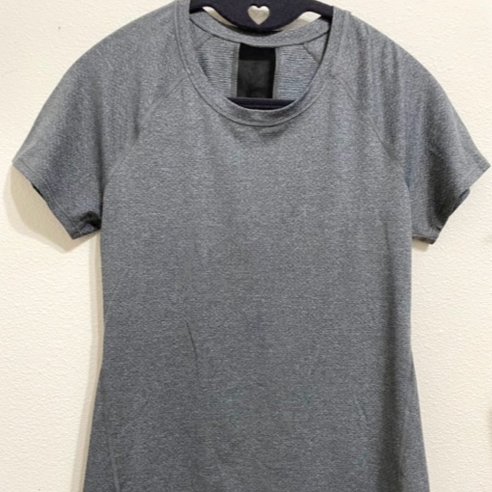 Lucy Activewear S perforated mesh workout top short sleeves not worn no tags